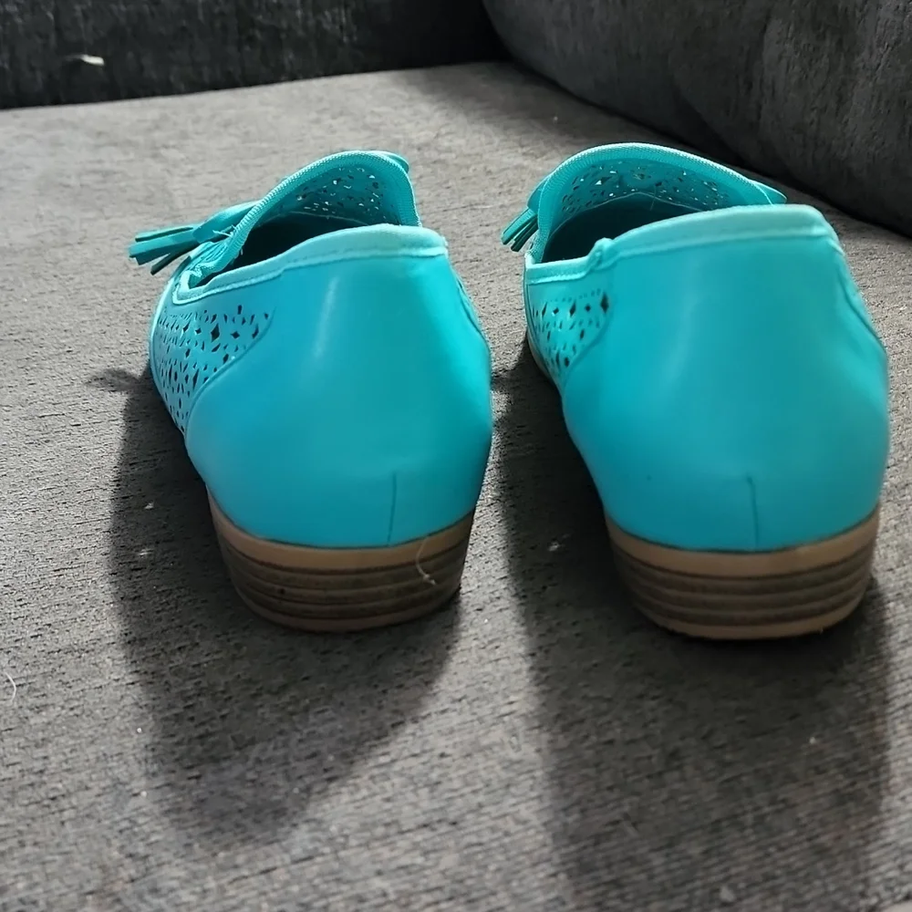 Teal Laser-Cut Tassel Loafers - Picture 4 of 5